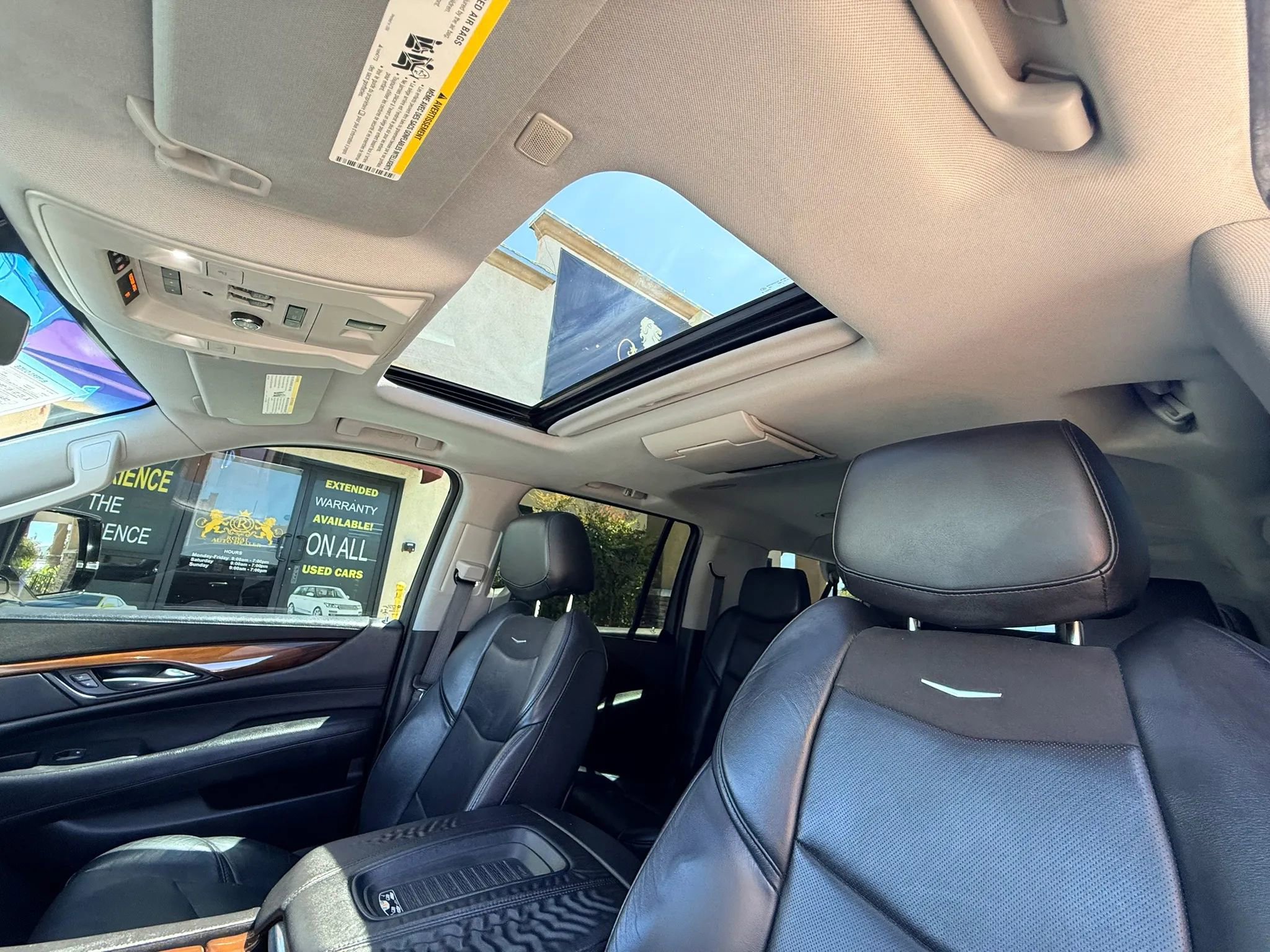 Used 2018 Cadillac Escalade ESV Luxury RWD image 32