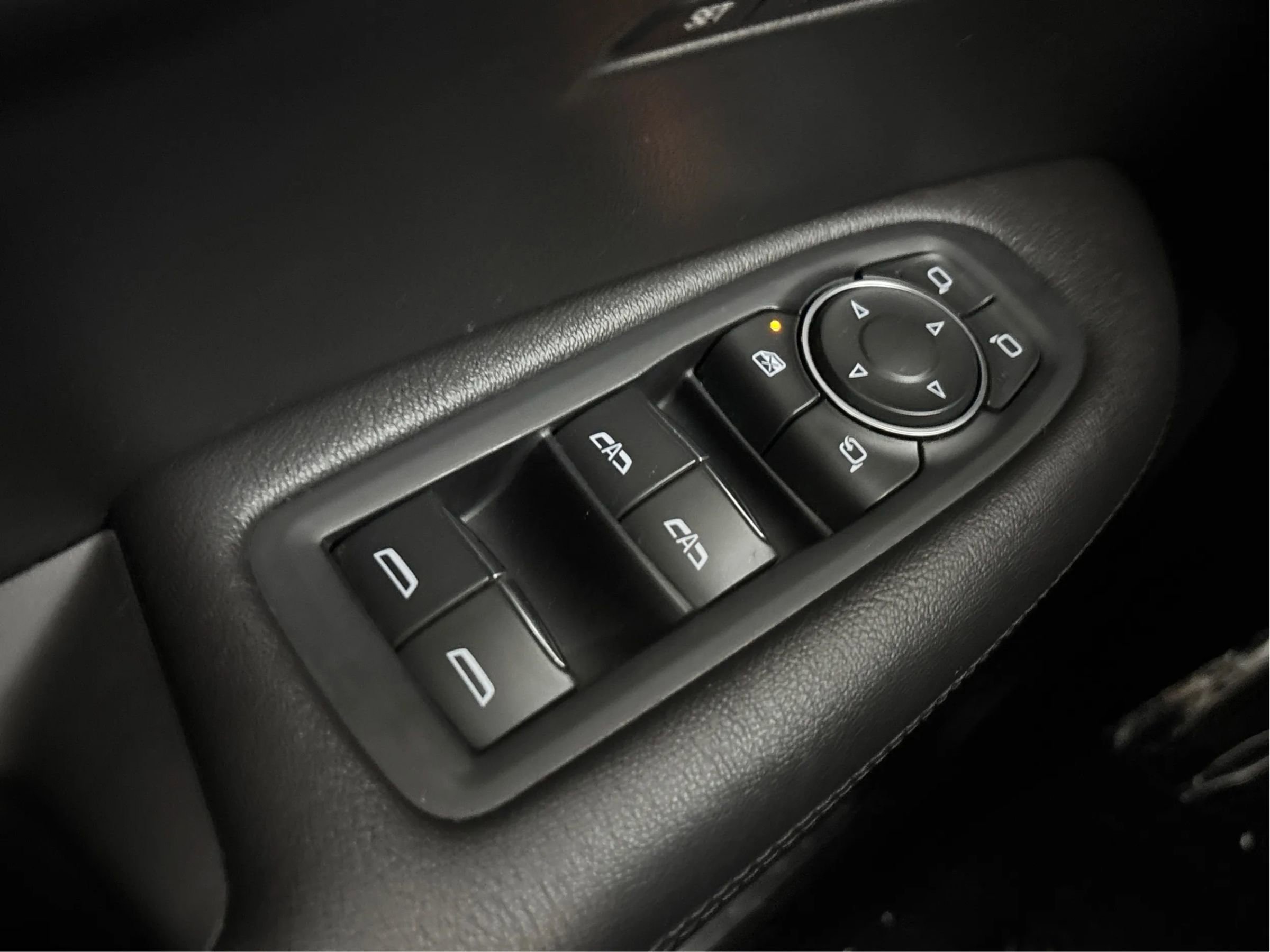 Used 2018 Cadillac XT5 Luxury w/ Driver Awareness Package image 43