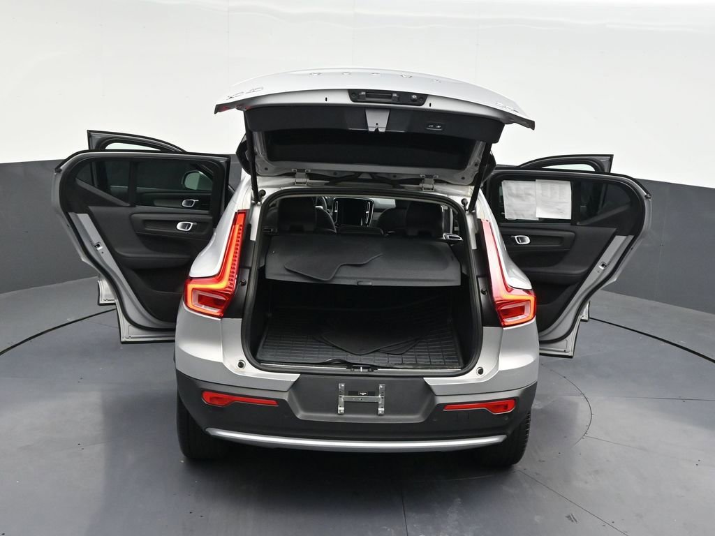 Used 2023 Volvo XC40 B5 Plus AWD/4WD image 36