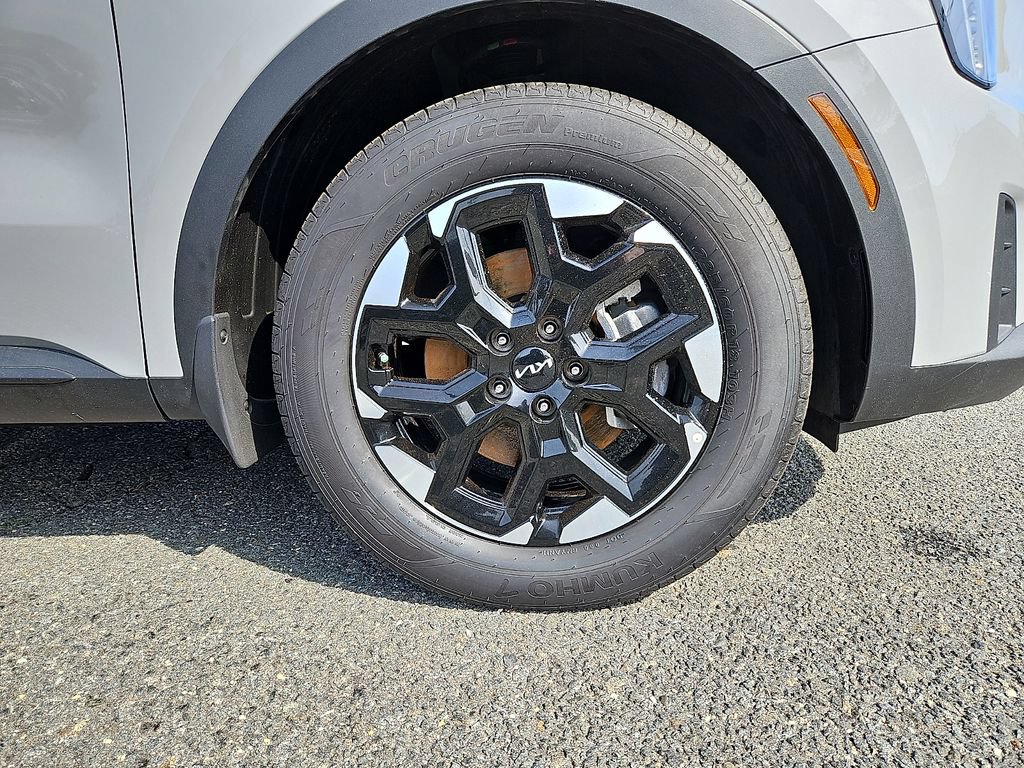 Used 2025 Kia Sorento S FWD image 9