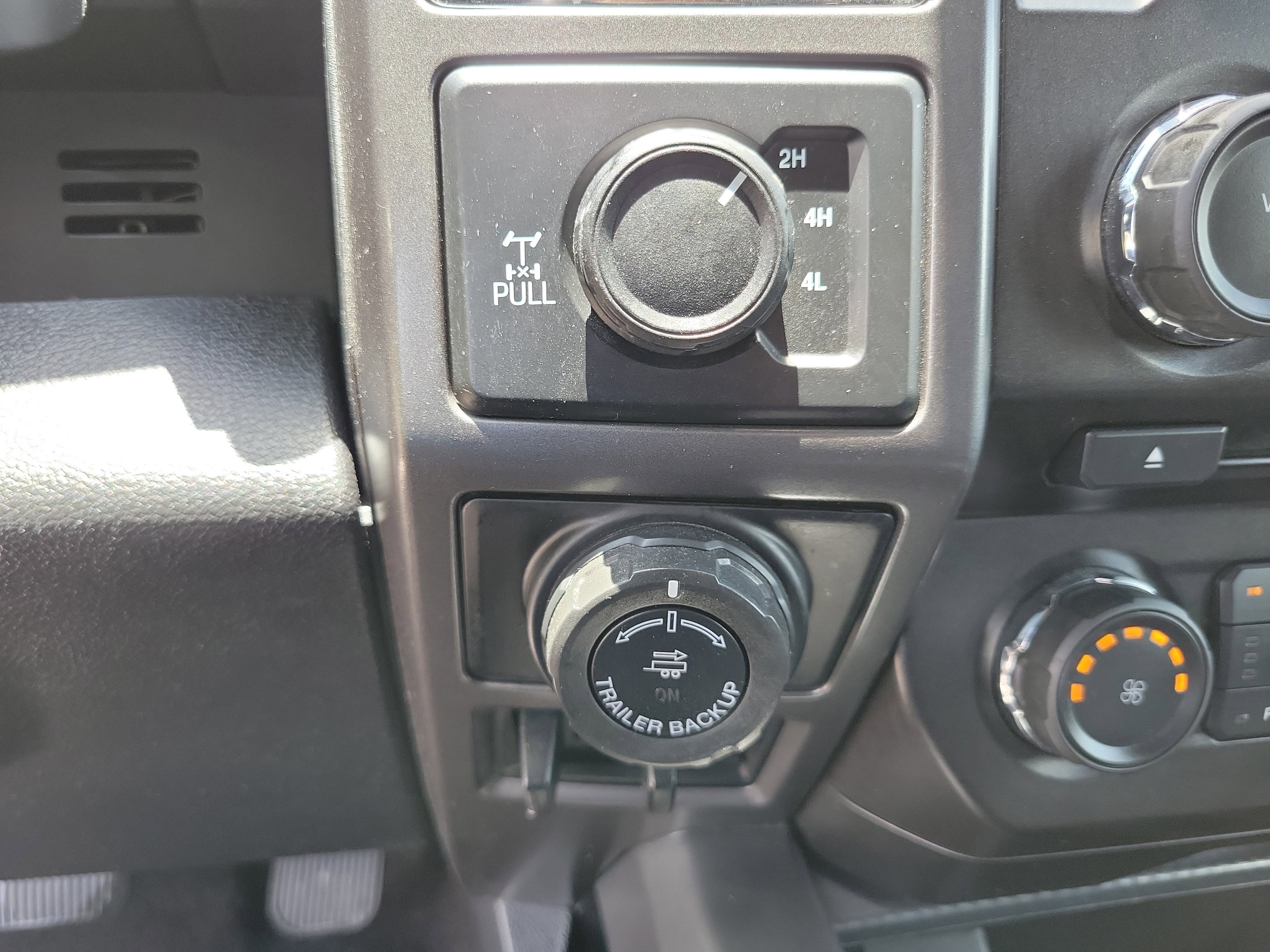 Used 2018 Ford F150 XLT w/ Equipment Group 302A Luxury AWD/4WD image 22
