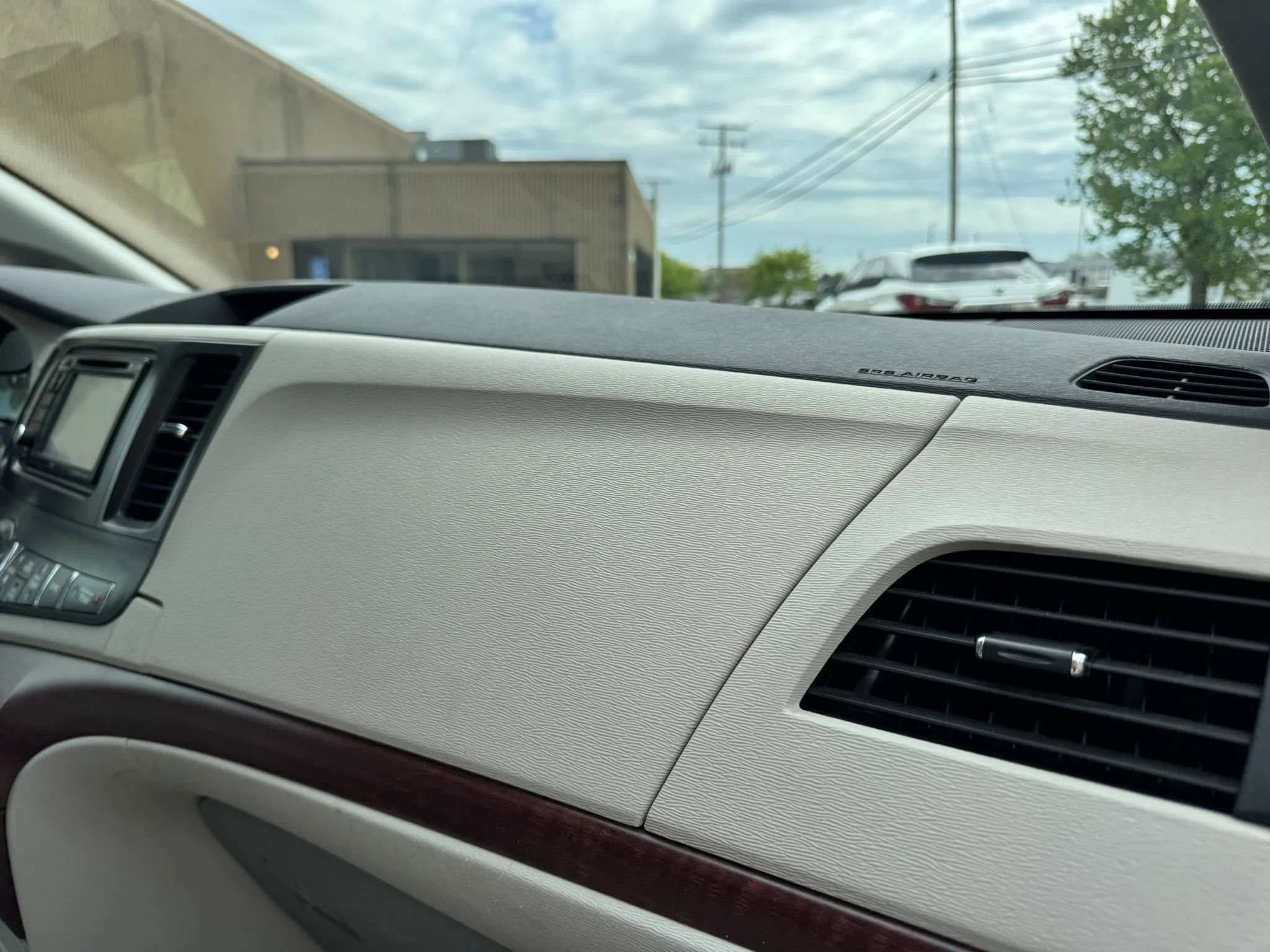 Used 2013 Toyota Sienna XLE FWD image 29