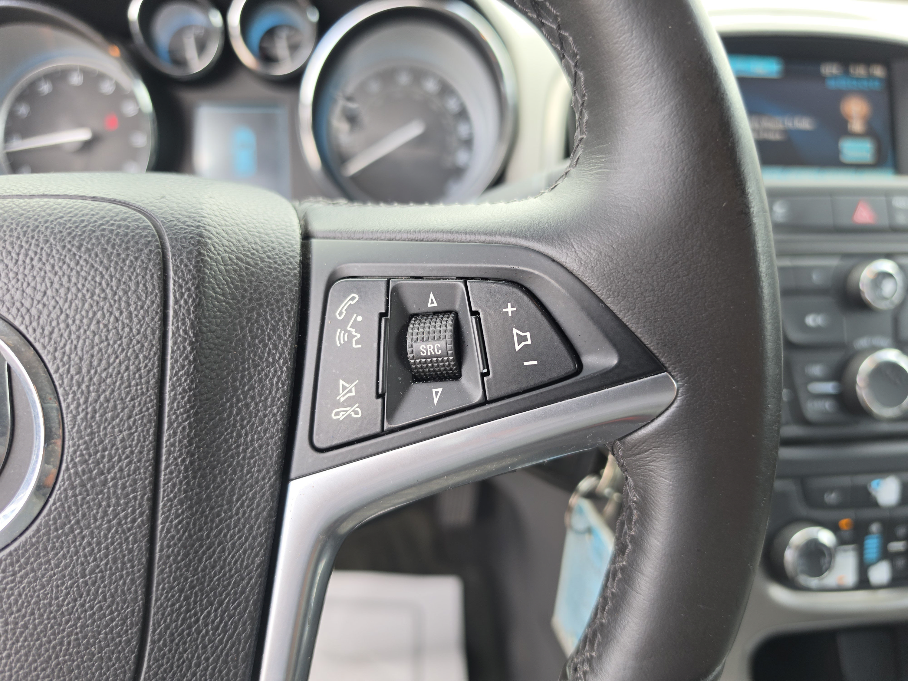 Used 2015 Buick Verano FWD image 31
