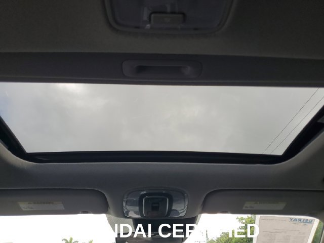 Used 2025 Hyundai Elantra SEL FWD image 21