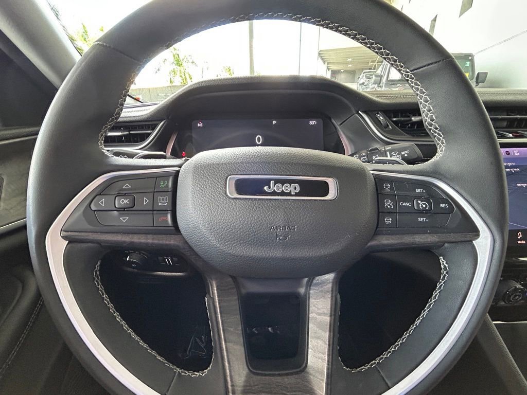 Used 2023 Jeep Grand Cherokee L Limited image 15