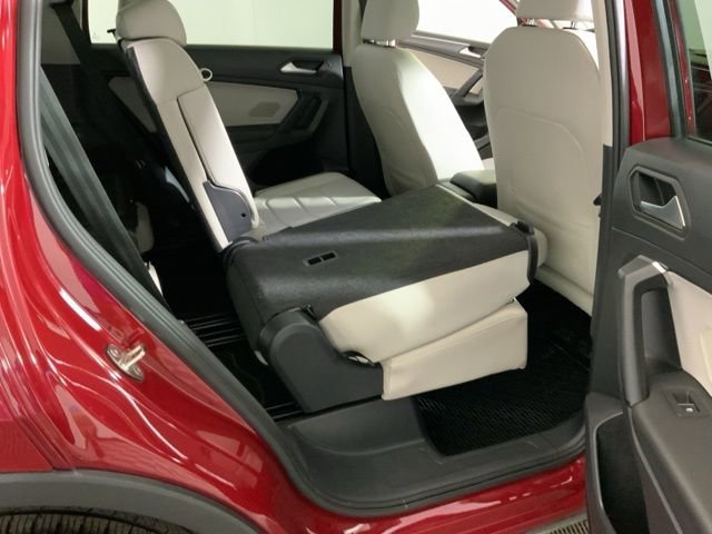Used 2019 Volkswagen Tiguan SEL Premium w/ 3rd Row Seat Package image 33