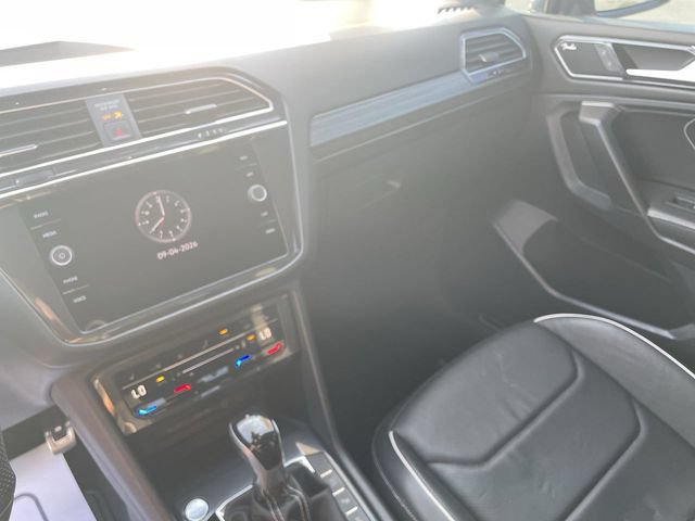 Used 2022 Volkswagen Tiguan SEL R-Line AWD/4WD image 14