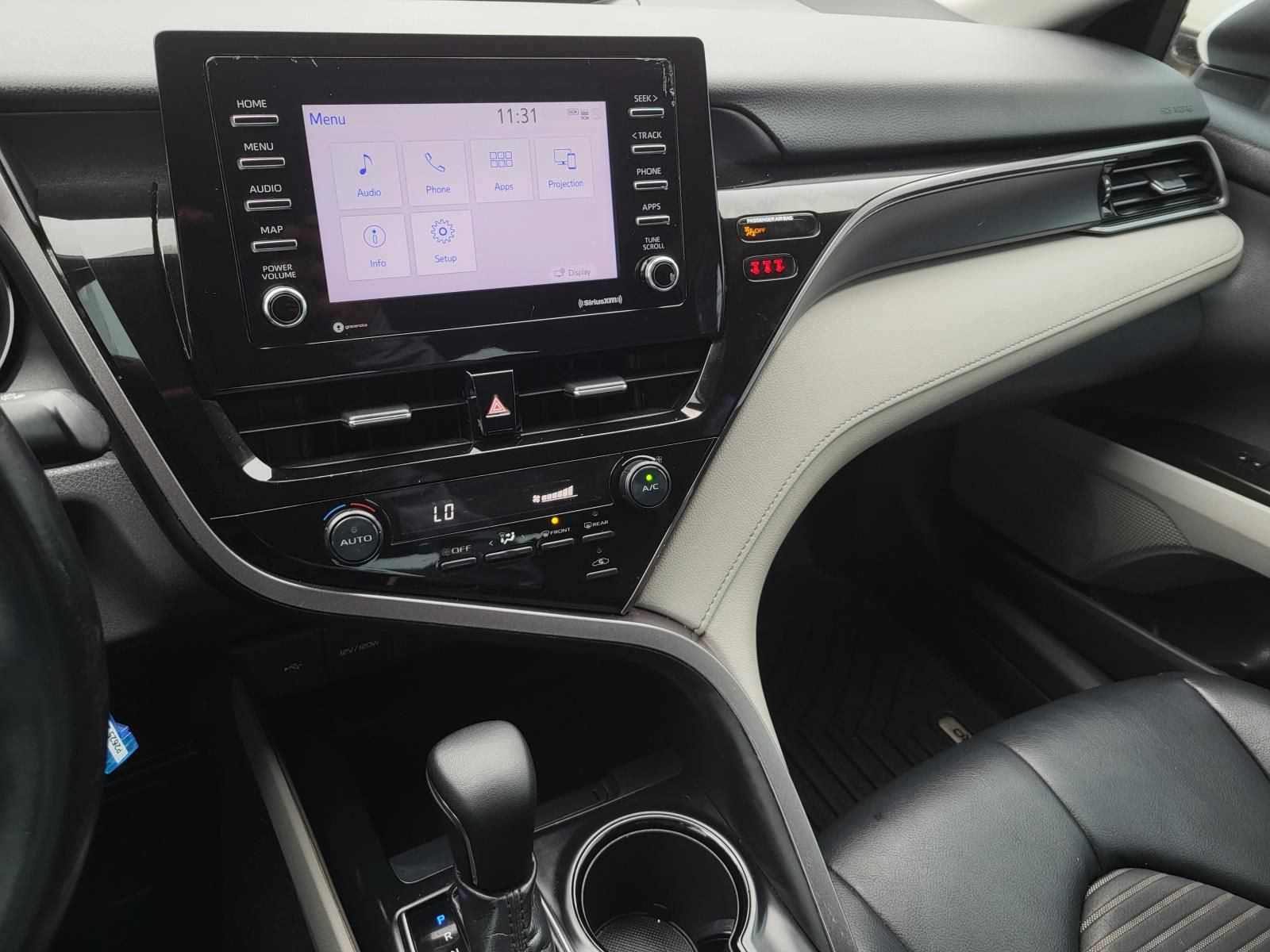 Used 2024 Toyota Camry SE FWD image 21