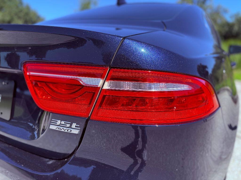 Used 2017 Jaguar XE Prestige AWD/4WD image 15