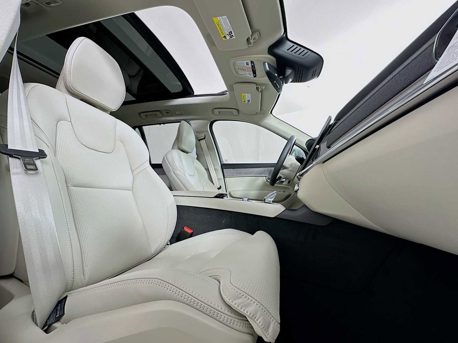New 2026 Volvo XC90 T8 Ultra w/ Protection Package Premier image 27