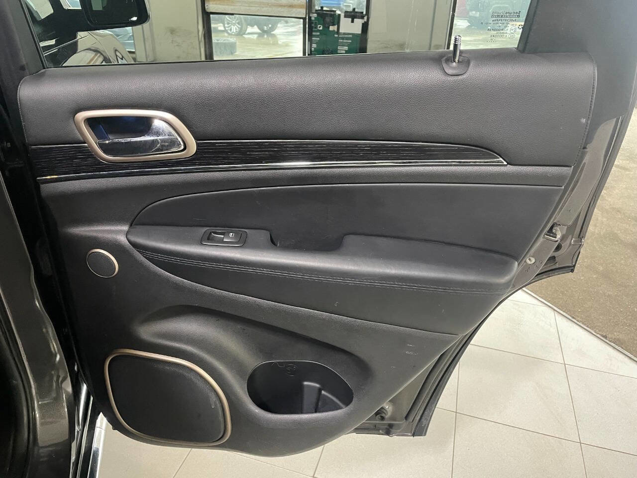 Used 2016 Jeep Grand Cherokee Summit AWD/4WD image 25