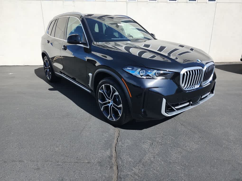 New 2026 BMW X5 xDrive40i w/ Premium Package AWD/4WD image 2
