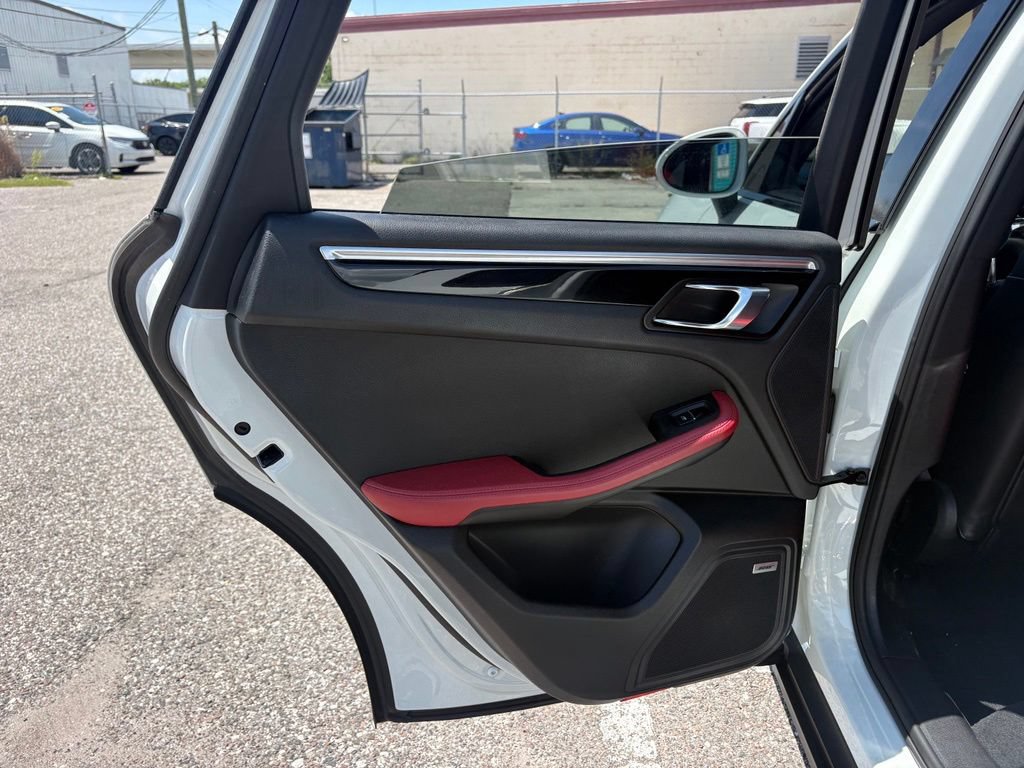 Used 2018 Porsche Macan S AWD/4WD image 12