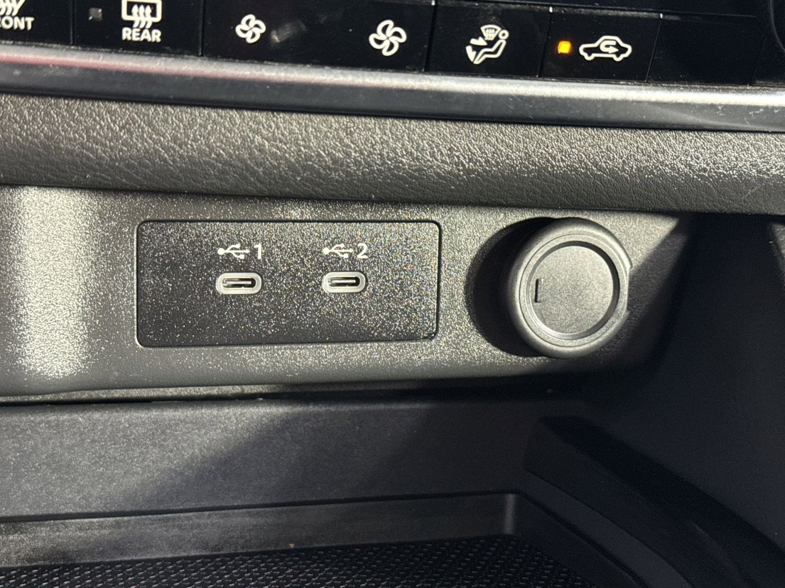 Used 2024 Nissan Rogue SV image 34