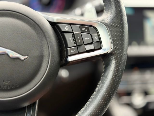 Used 2020 Jaguar F-PACE SVR image 27