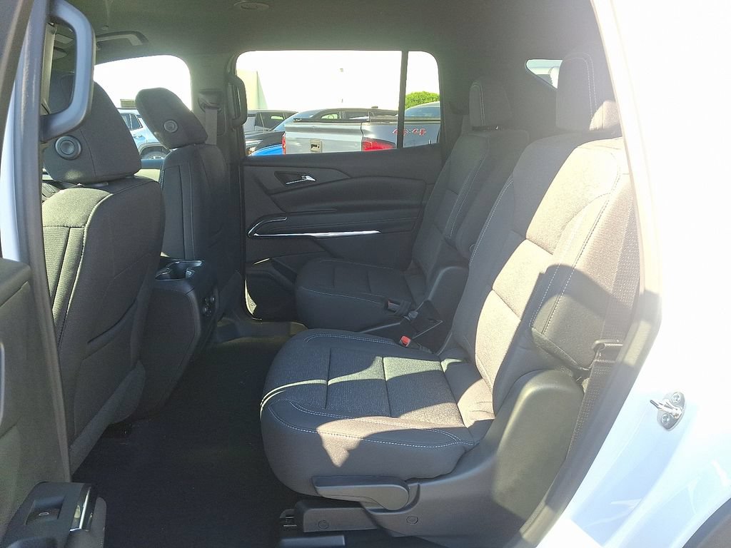 New 2027 Chevrolet Traverse LT w/ Midnight/Sport Edition FWD image 5