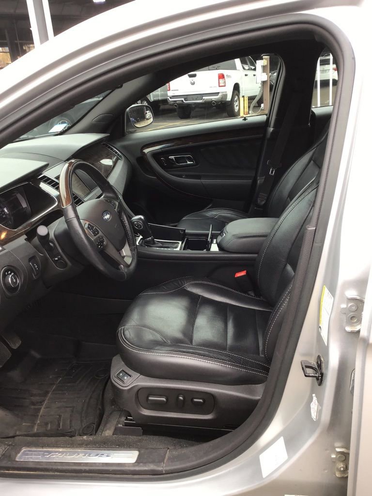 Used 2017 Ford Taurus Limited FWD image 6