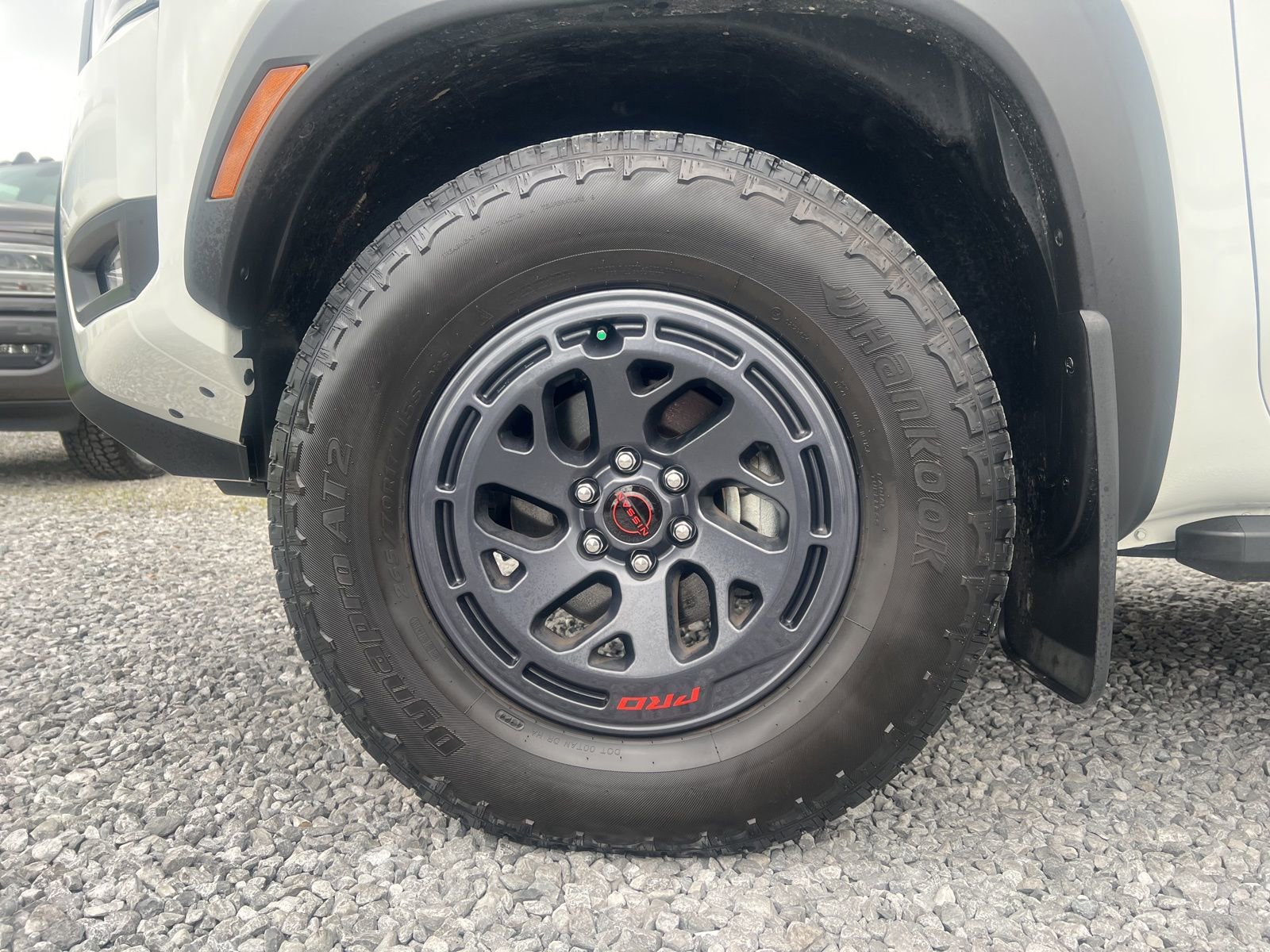 Used 2025 Nissan Frontier PRO-4X image 7