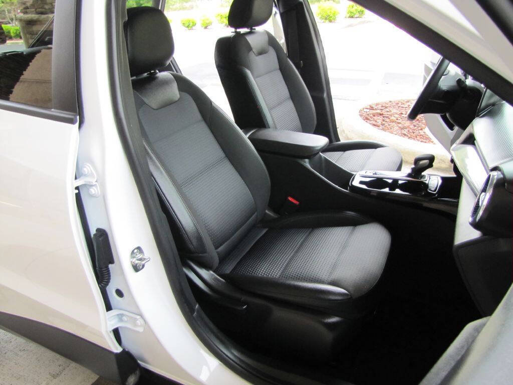 Used 2025 Chevrolet Trax LT w/ Driver Confidence Package FWD image 23