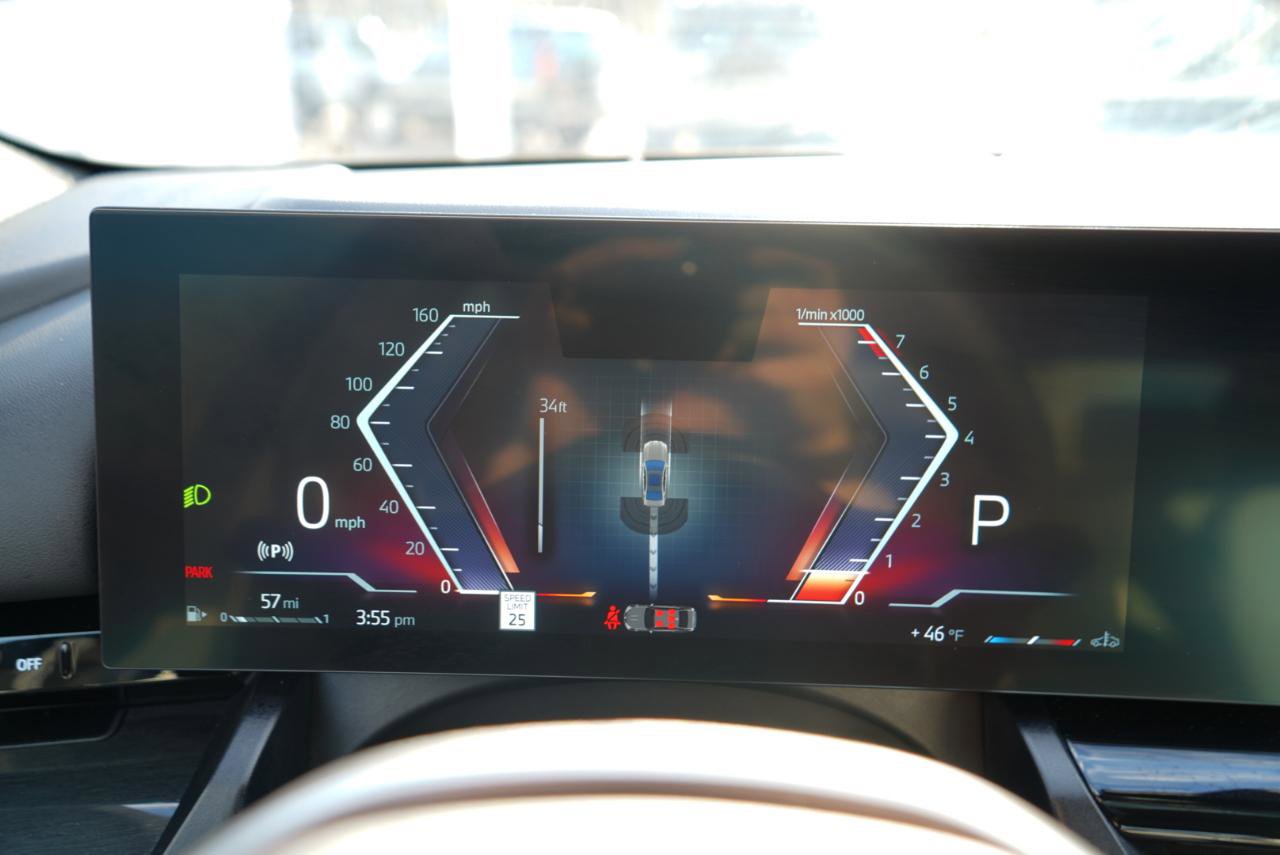 Used 2024 BMW 530i xDrive 530i xDrive Sedan w/ Convenience Package image 27