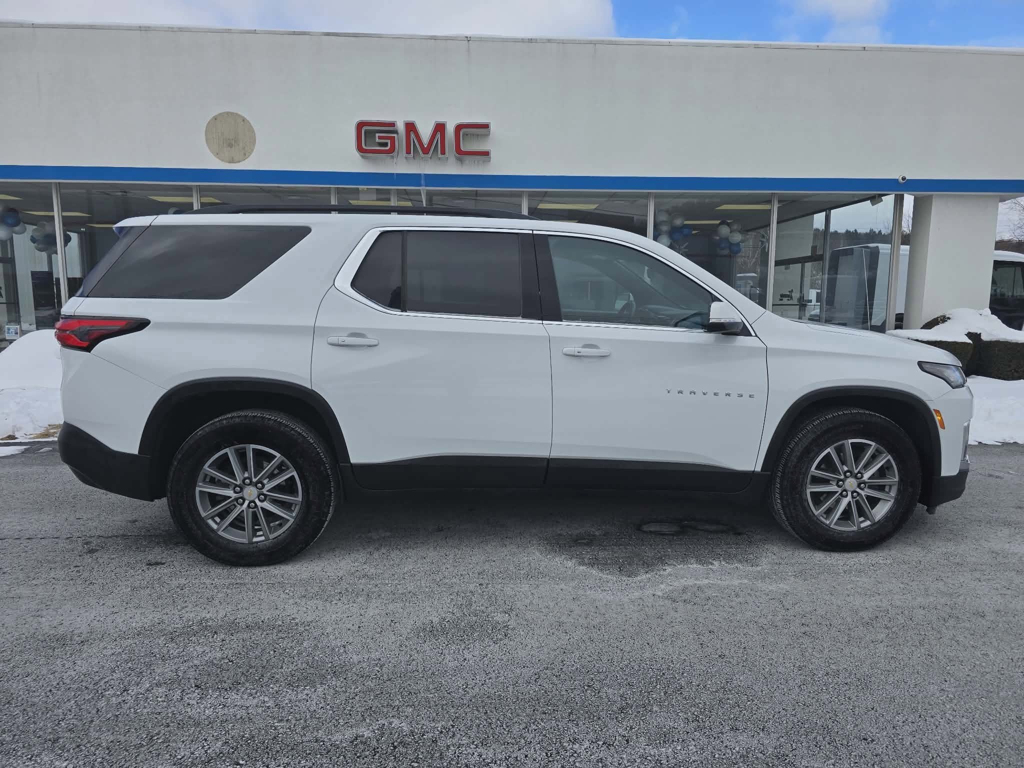 Used 2023 Chevrolet Traverse LT video 2