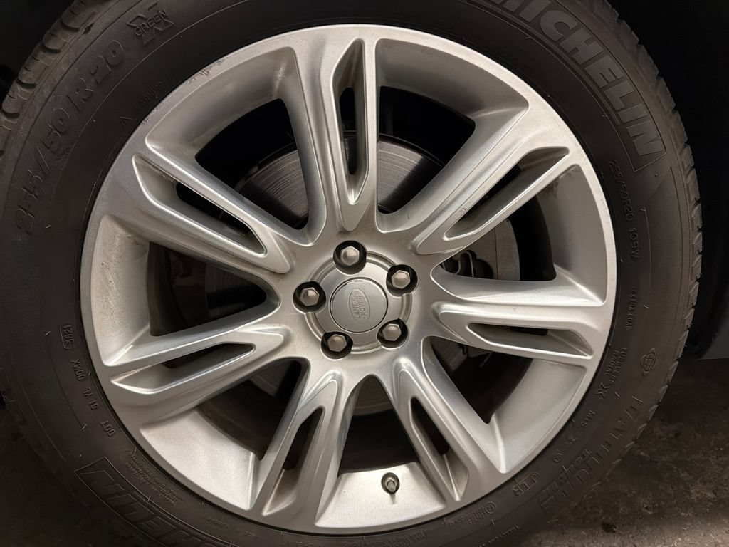 Used 2018 Land Rover Range Rover Velar S AWD/4WD image 8