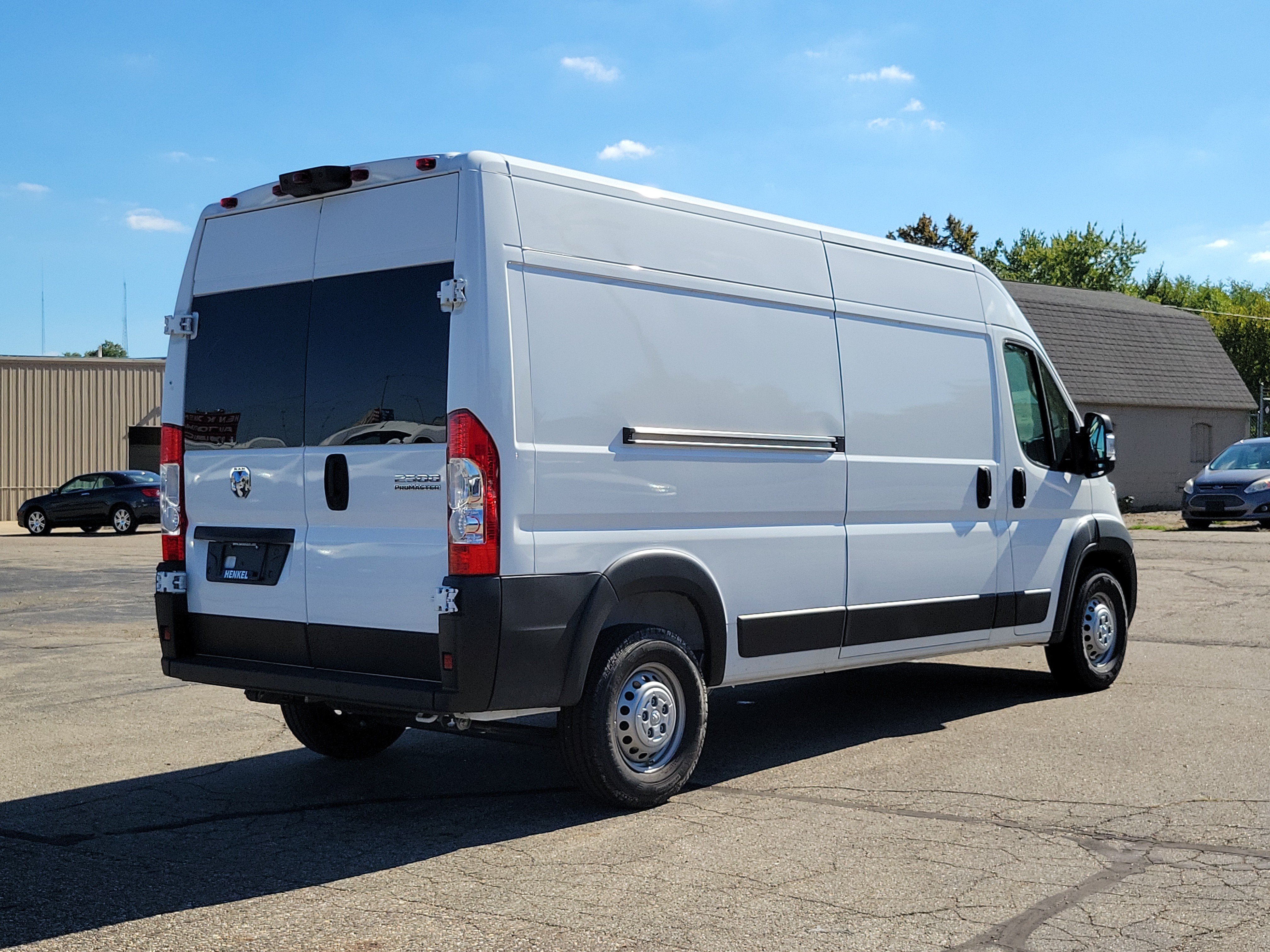 Used 2025 RAM ProMaster 2500 w/ Convenience Group FWD image 4