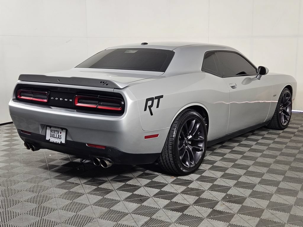 Used 2021 Dodge Challenger R/T RWD image 4