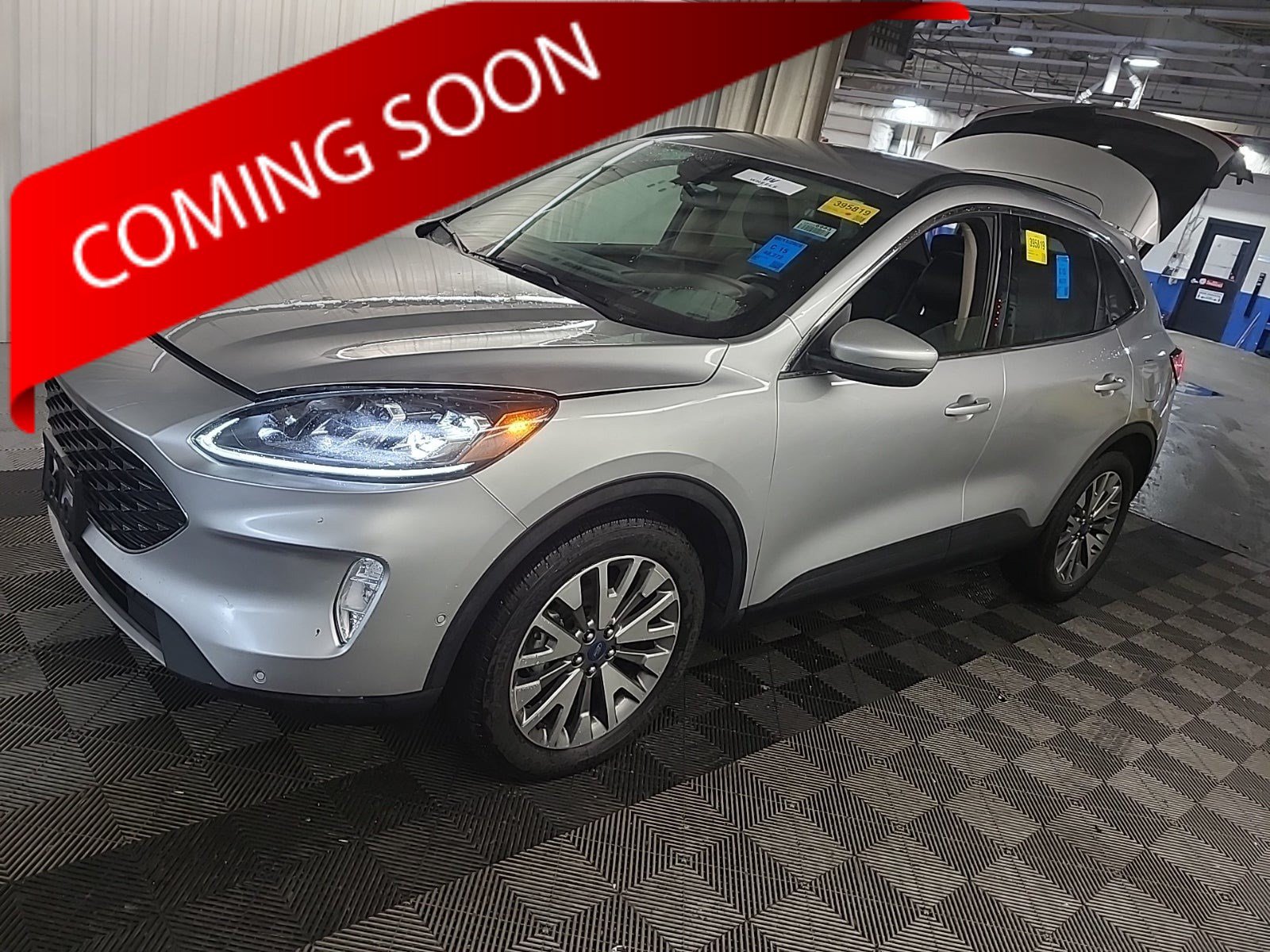 Used 2020 Ford Escape Titanium AWD/4WD image 1