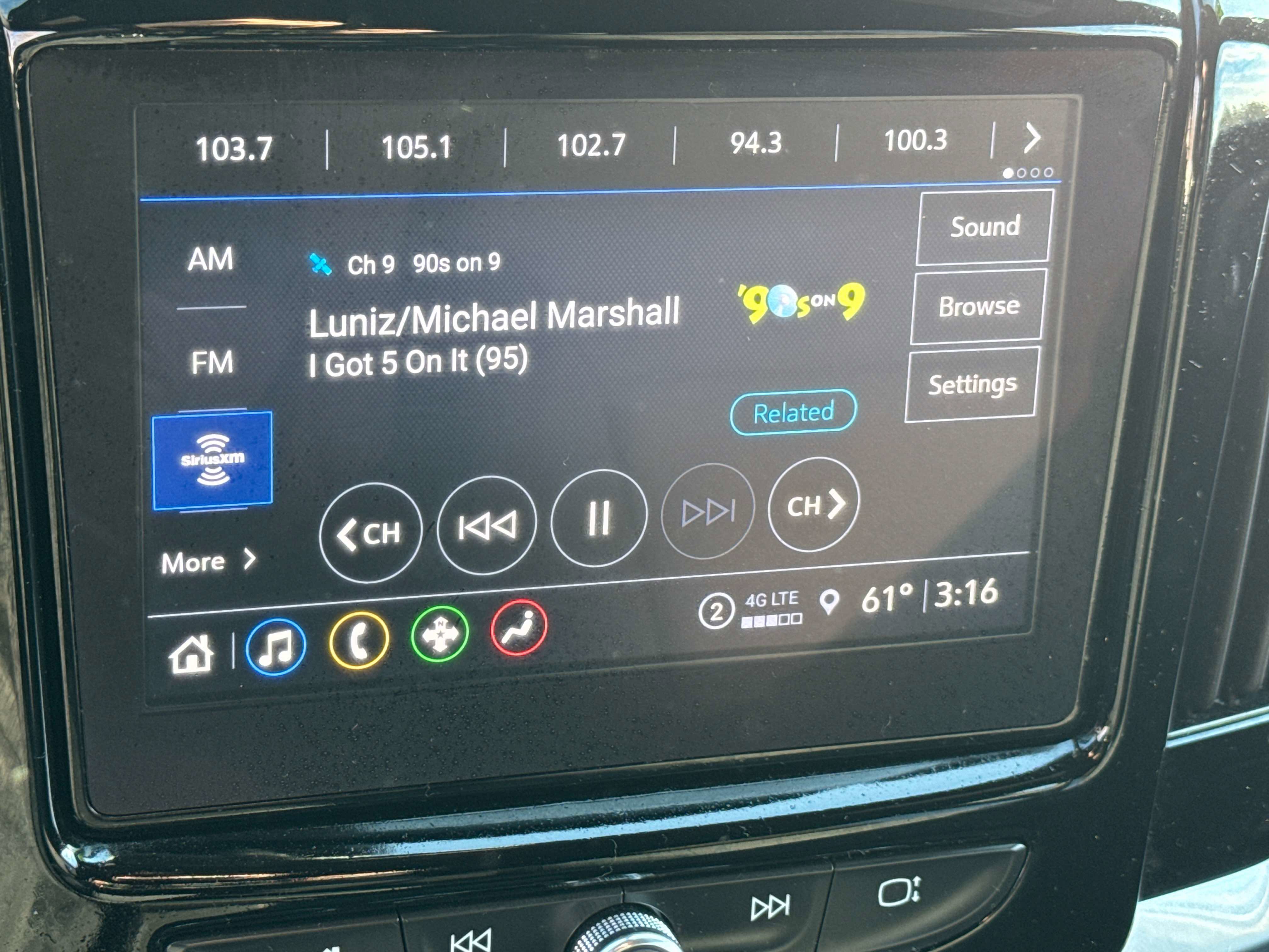 Used 2023 Chevrolet Traverse LT image 18