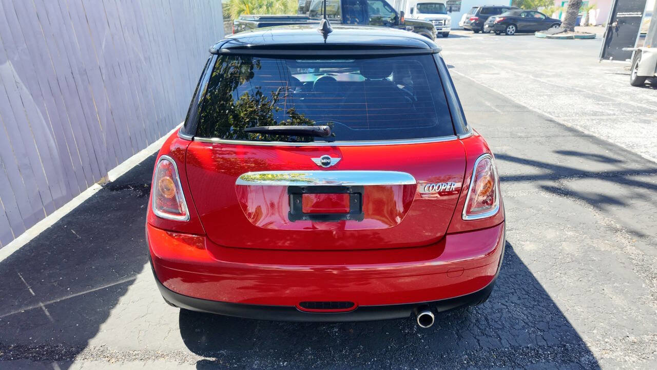 Used 2010 MINI Cooper Hardtop FWD image 7