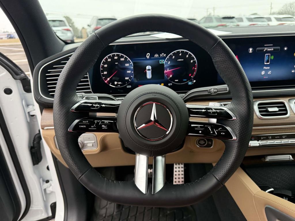 Used 2026 Mercedes-Benz GLS 580 4MATIC image 17