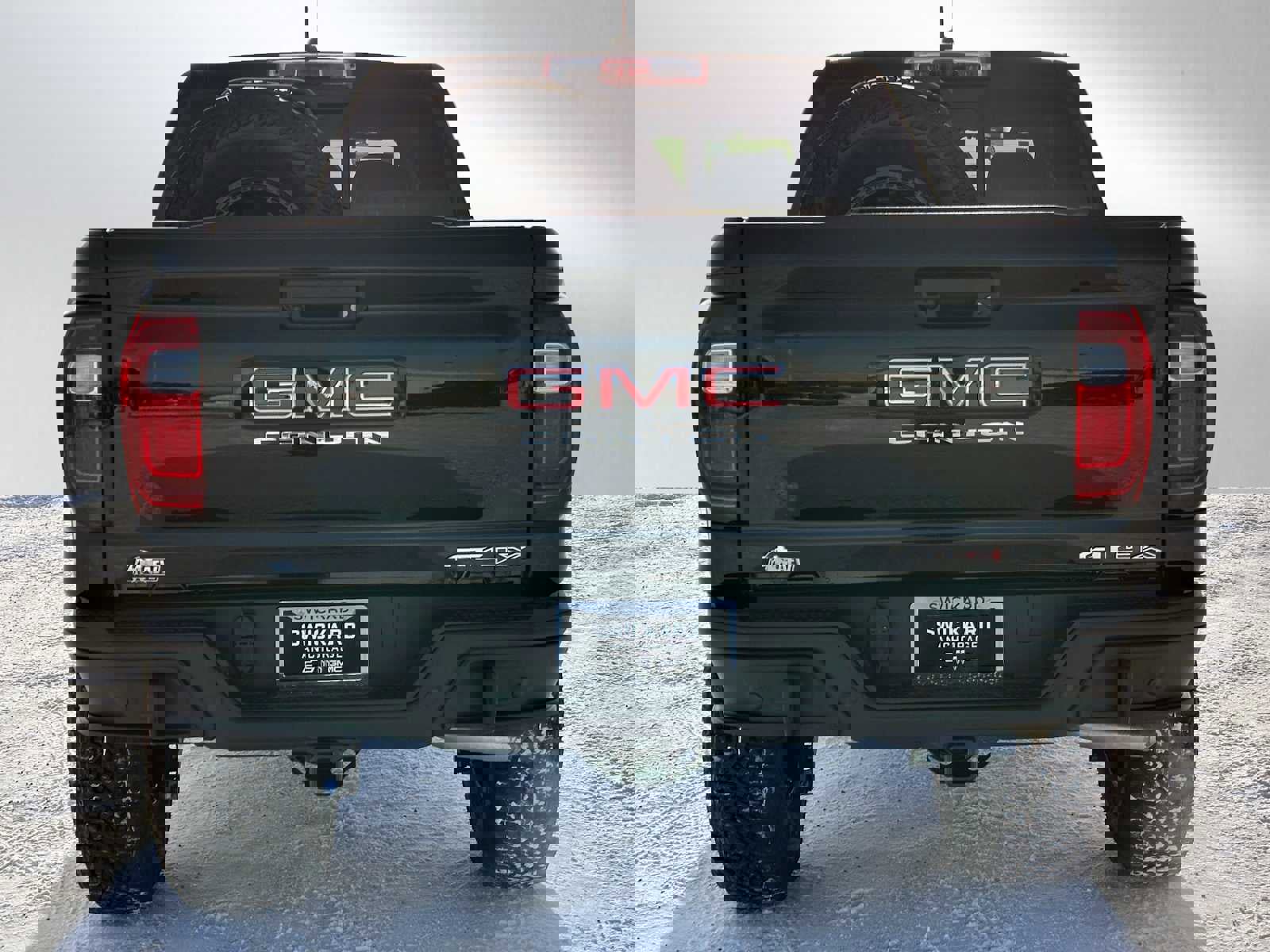 New 2026 GMC Canyon AT4X w/ AT4X AEV Edition image 4