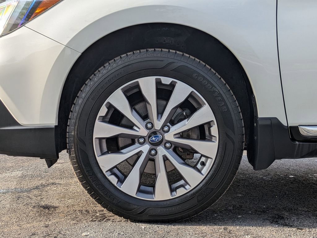 Used 2018 Subaru Outback 3.6R Touring image 8