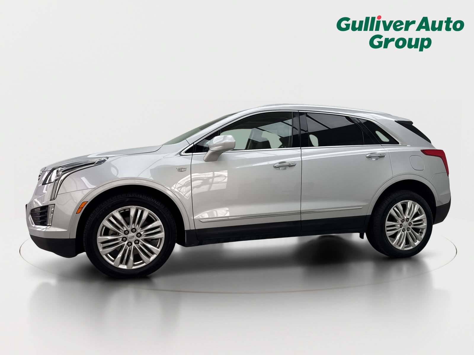 Used 2019 Cadillac XT5 Premium Luxury AWD/4WD image 2