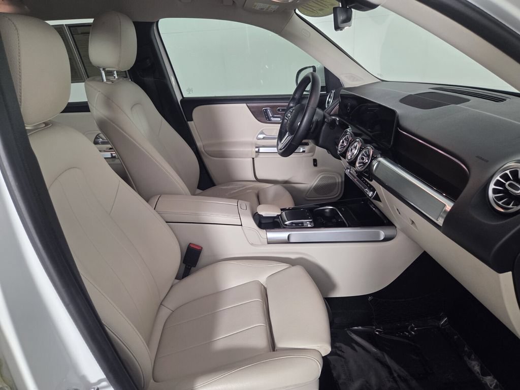 Used 2020 Mercedes-Benz GLB 250 image 32