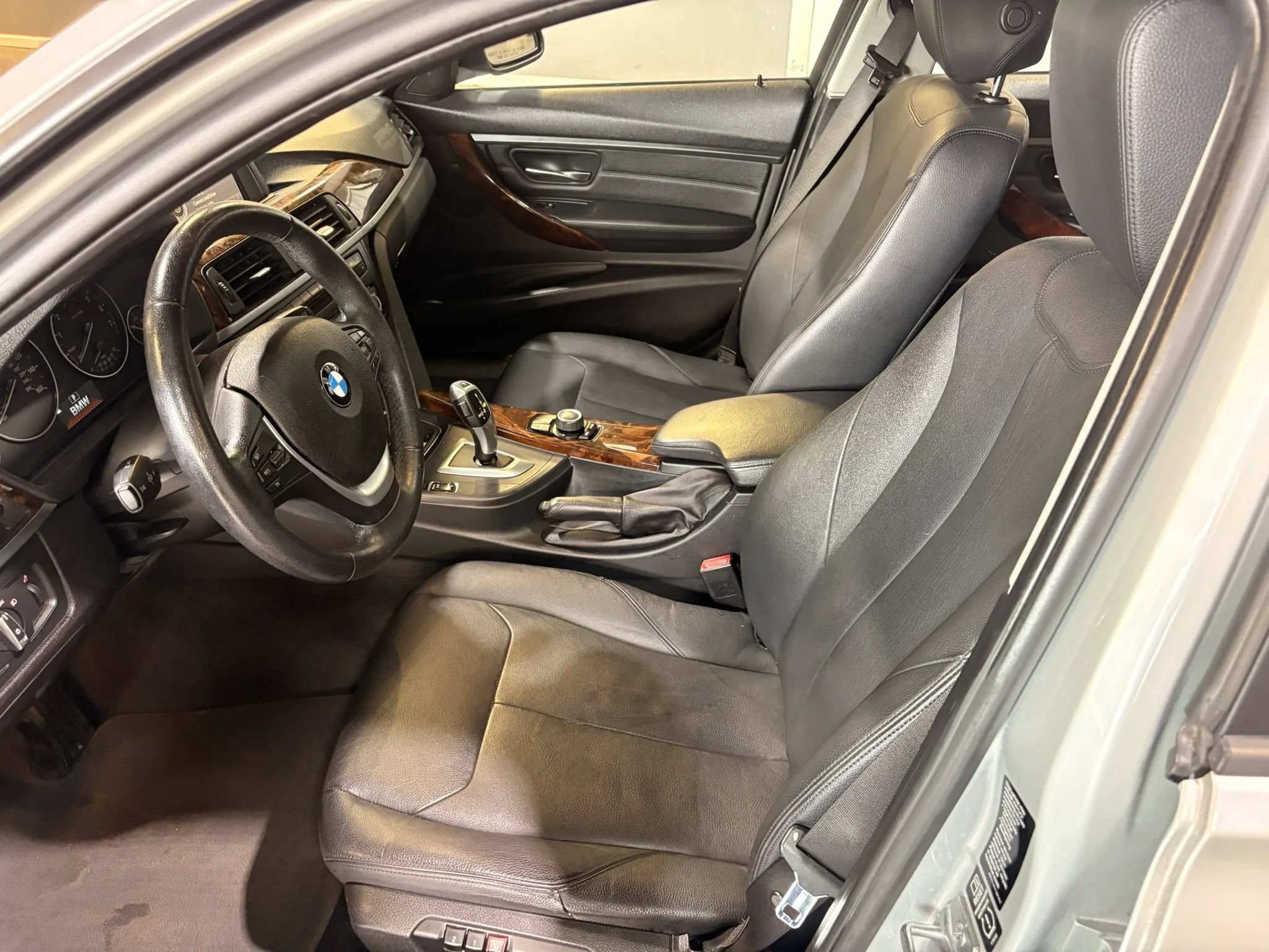 Used 2014 BMW 328i xDrive Sedan AWD/4WD image 9