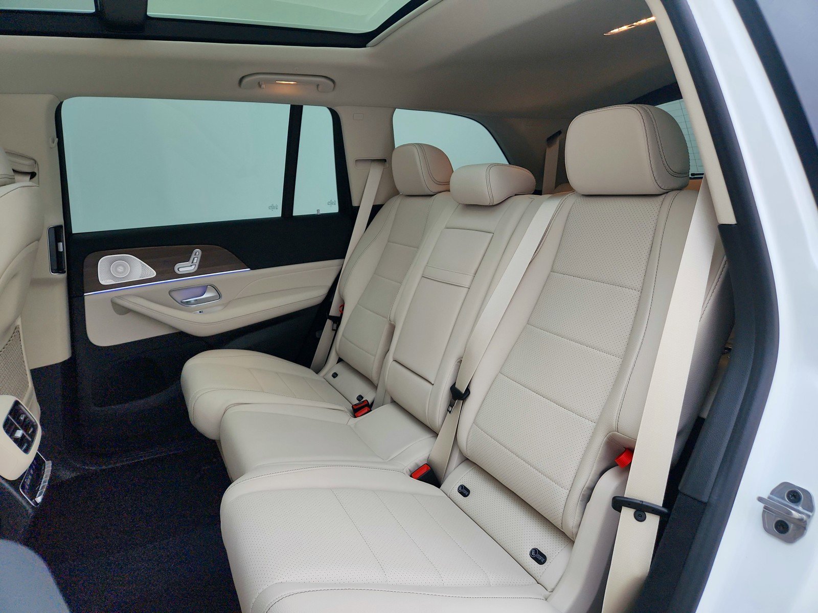 Certified 2025 Mercedes-Benz GLS 450 4MATIC image 18