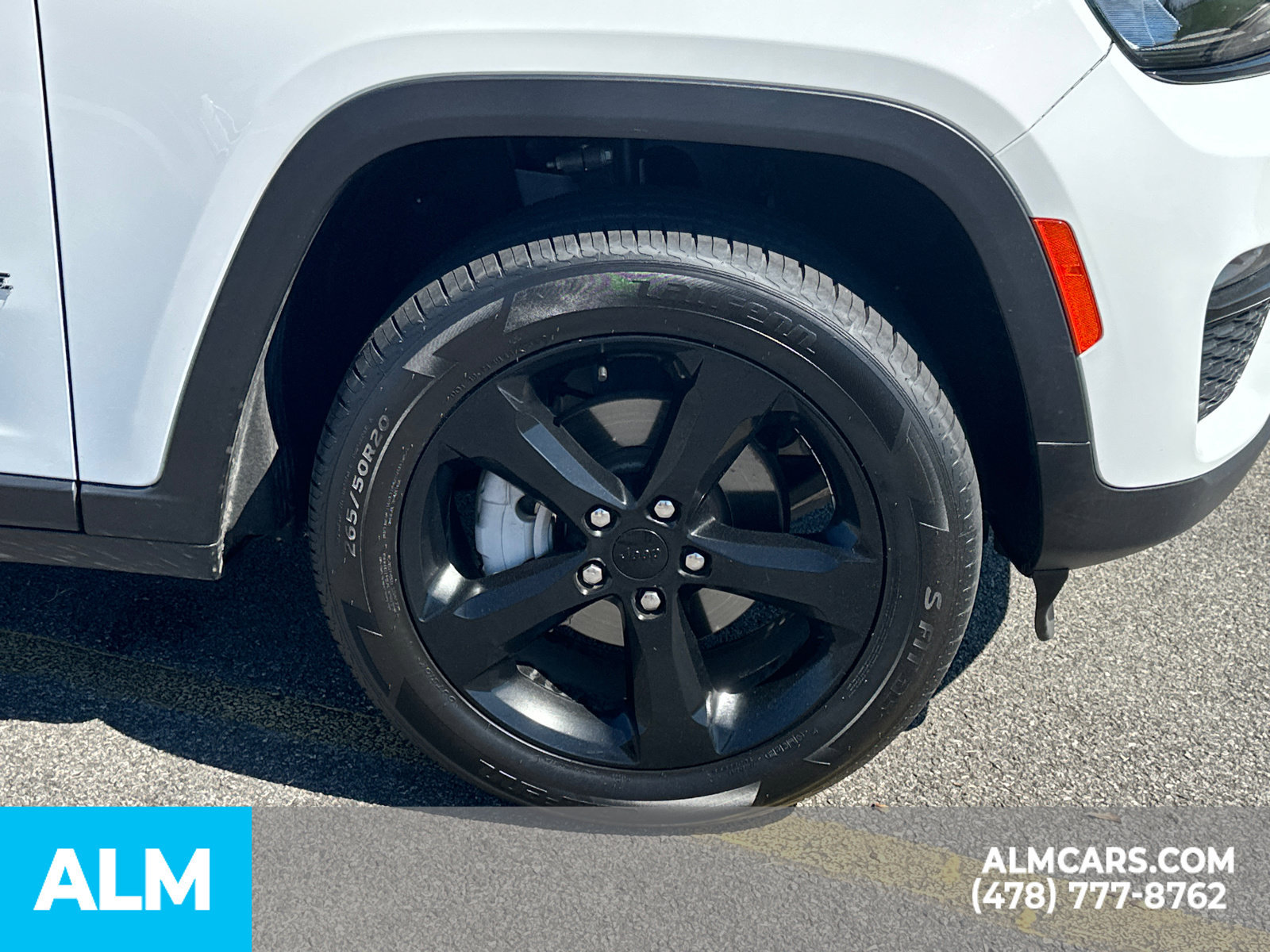 Used 2023 Jeep Grand Cherokee Limited w/ Black Appearance Package AWD/4WD image 14