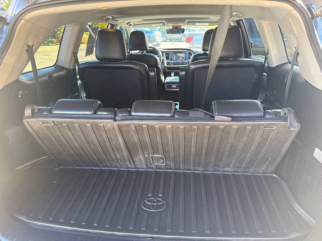 Used 2018 Toyota Highlander SE AWD/4WD image 24