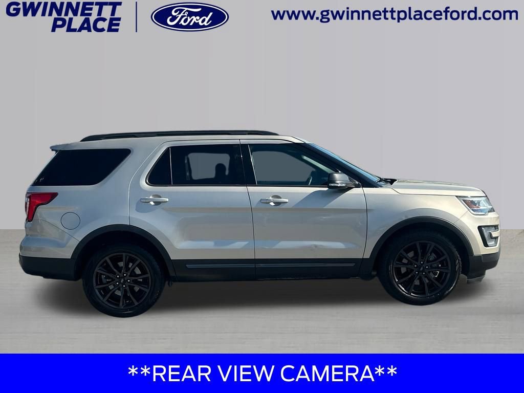 Used 2017 Ford Explorer XLT w/ Equipment Group 202A FWD image 4