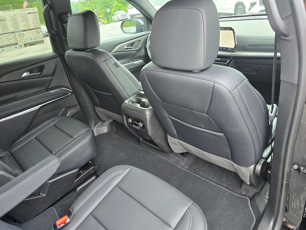 New 2026 Chevrolet Traverse LT w/ Midnight/Sport Edition FWD image 27