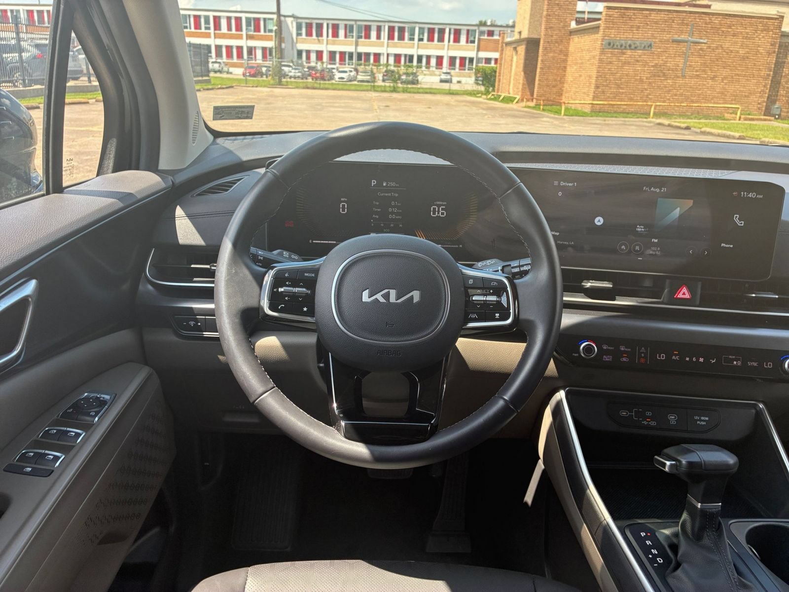 Used 2026 Kia Carnival FWD image 32