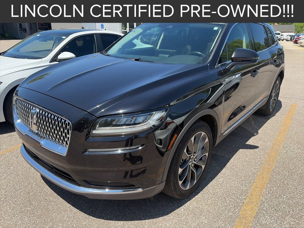 Used 2023 Lincoln Nautilus Reserve AWD/4WD image 2
