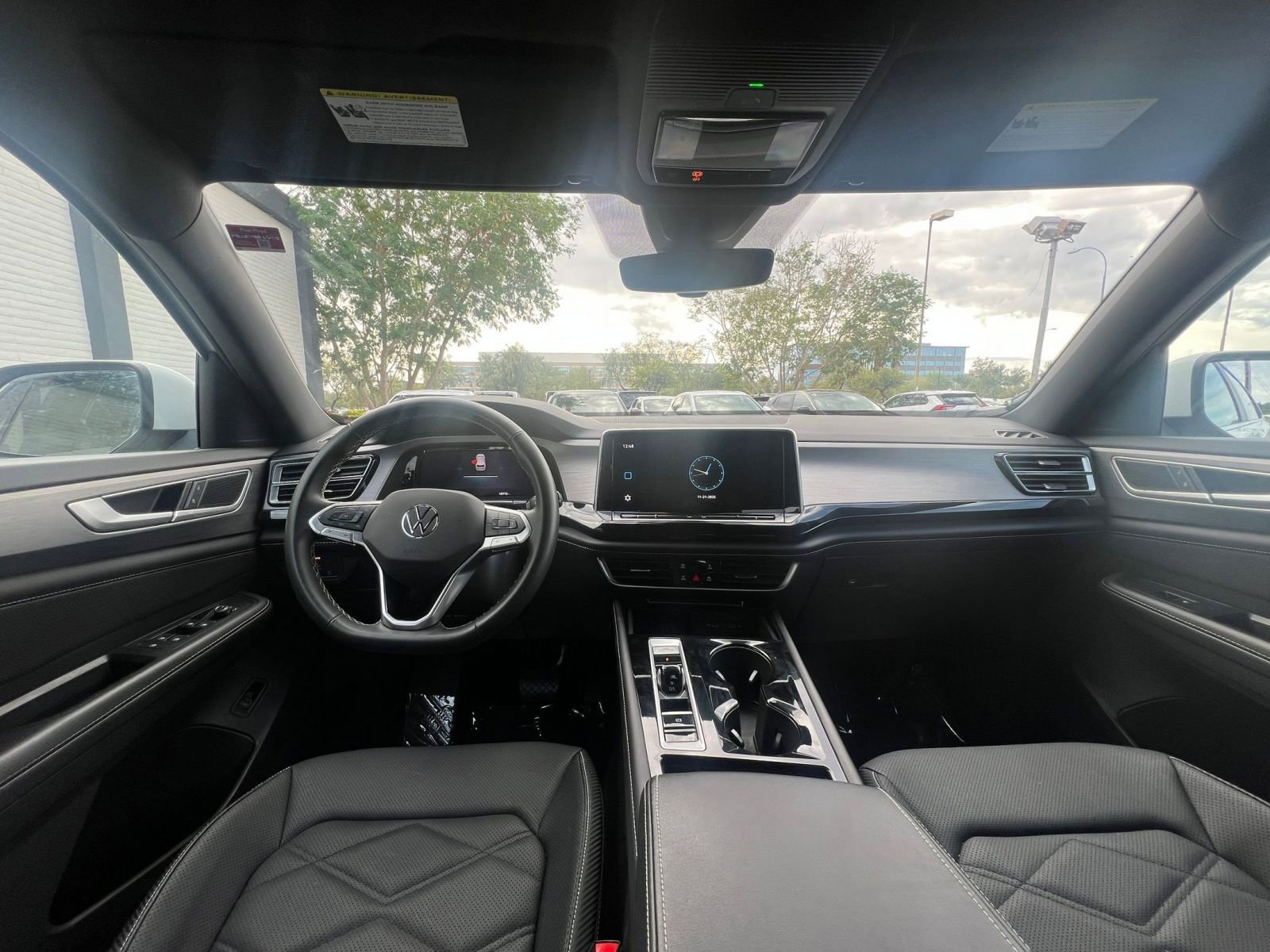 Used 2025 Volkswagen Atlas Cross Sport SE image 33