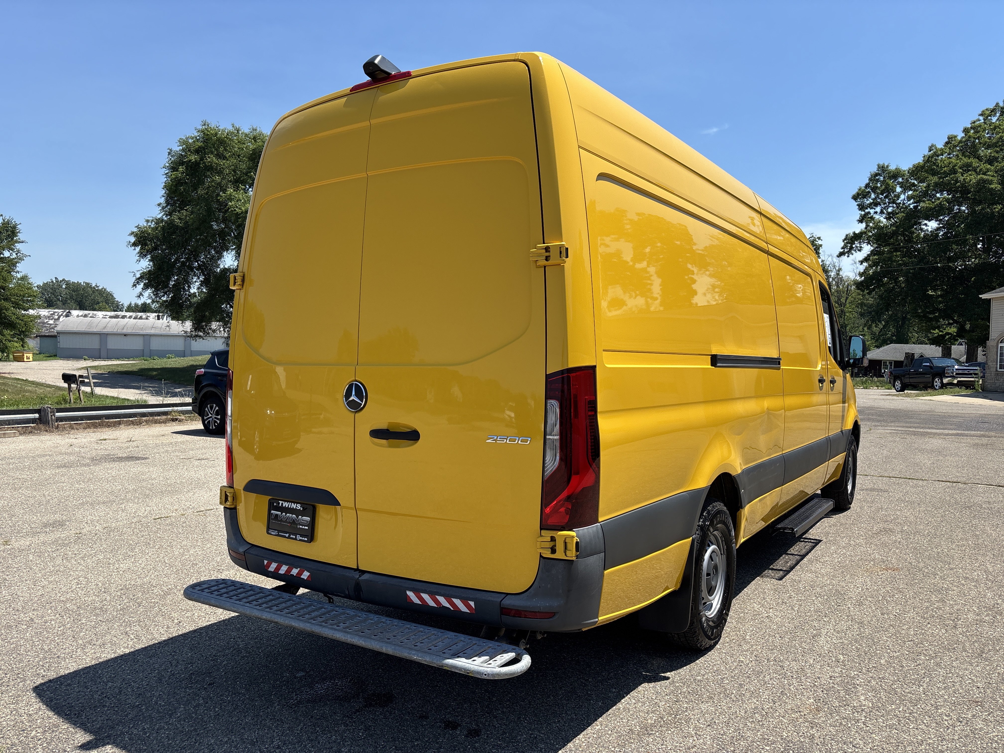 Used 2021 Mercedes-Benz Sprinter 2500 w/ Acoustic Package image 7
