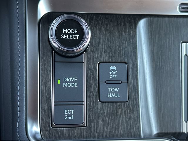 New 2026 Lexus GX 550 w/ Accessory Package (Z1) AWD/4WD image 10