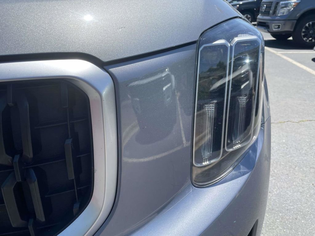 Used 2023 Kia Telluride EX w/ EX Captain's Chair Package FWD image 8