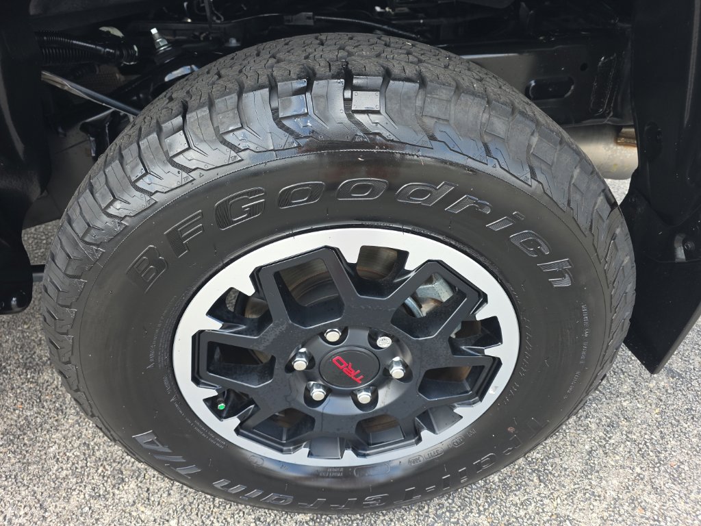 Used 2024 Toyota Tacoma TRD Off-Road AWD/4WD image 8