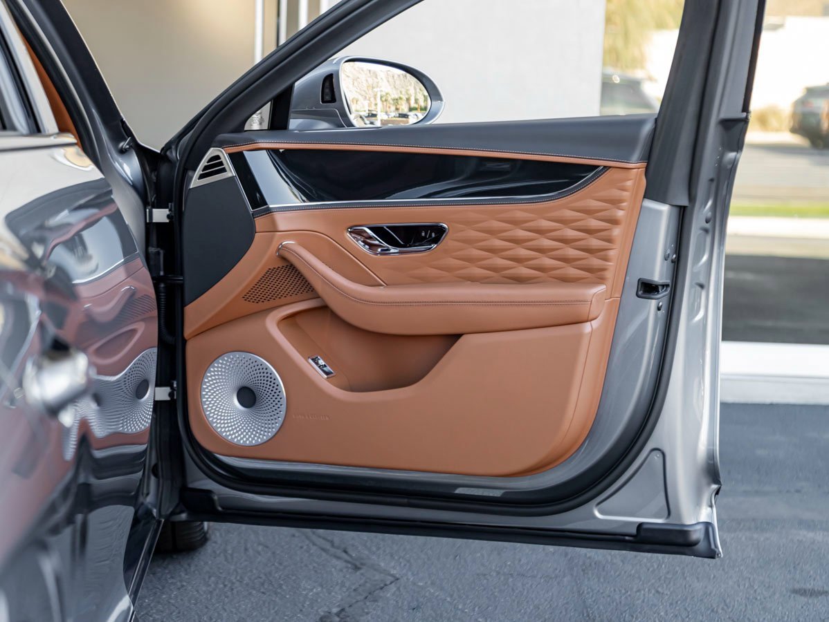 Certified 2021 Bentley Flying Spur W12 image 28